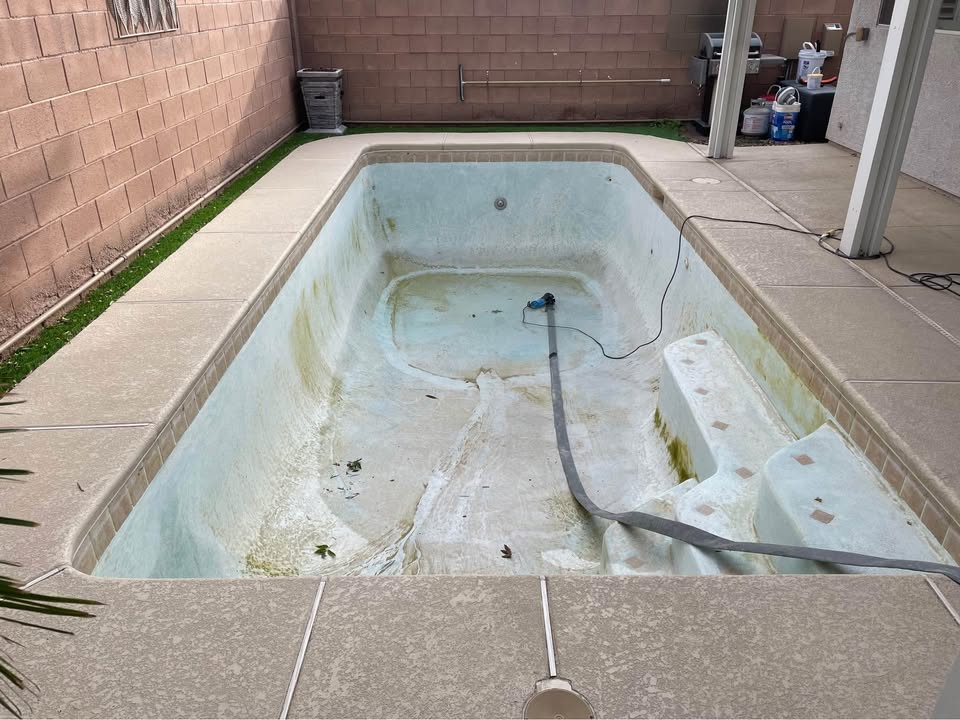 Pool detail
